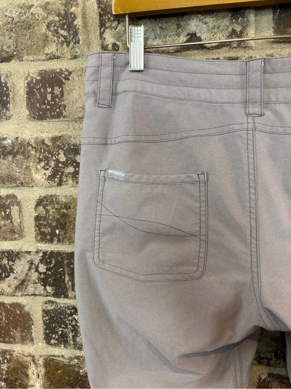 Columbia Womens Light Gray Cropped Cargo Pants Size 8